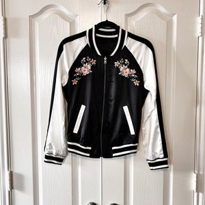 Hollister Woman’s Bomber Jacket Reversible with Floral Embroidered Size Small